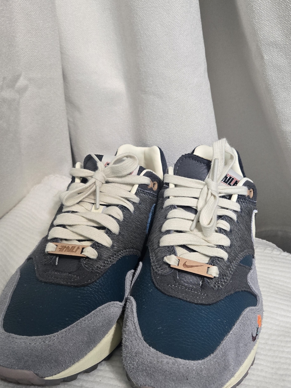 Nike Men’s Teal & Gray Leather Suede Runner